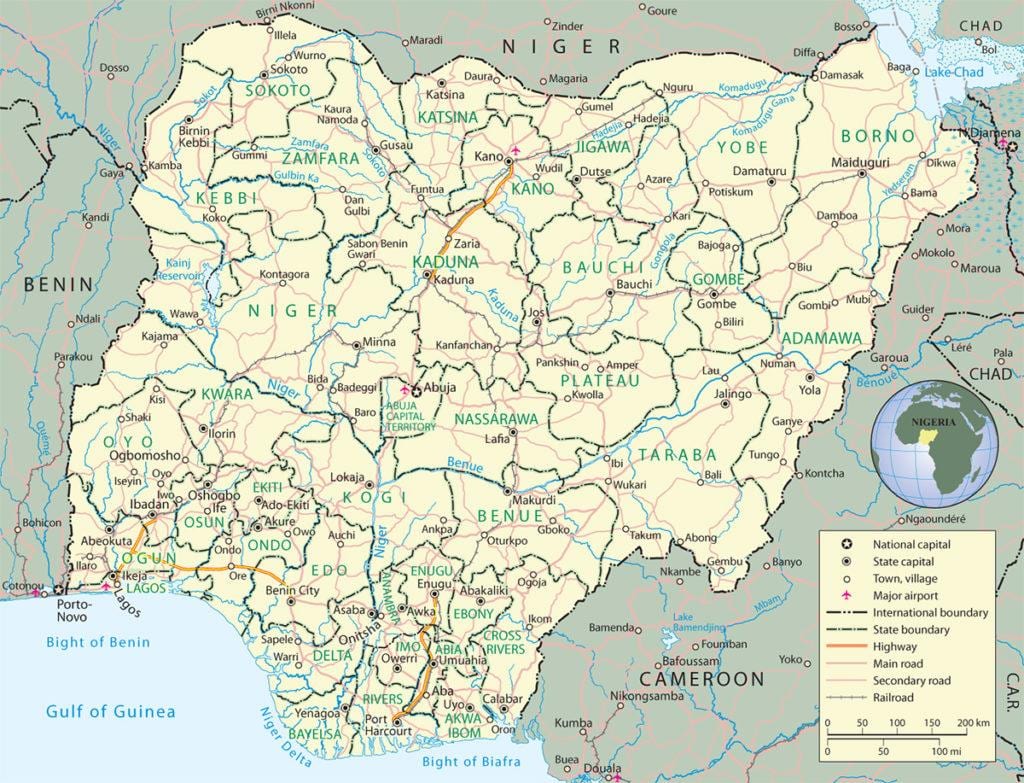 mapa Nigerii, z podaniem państw i stolic